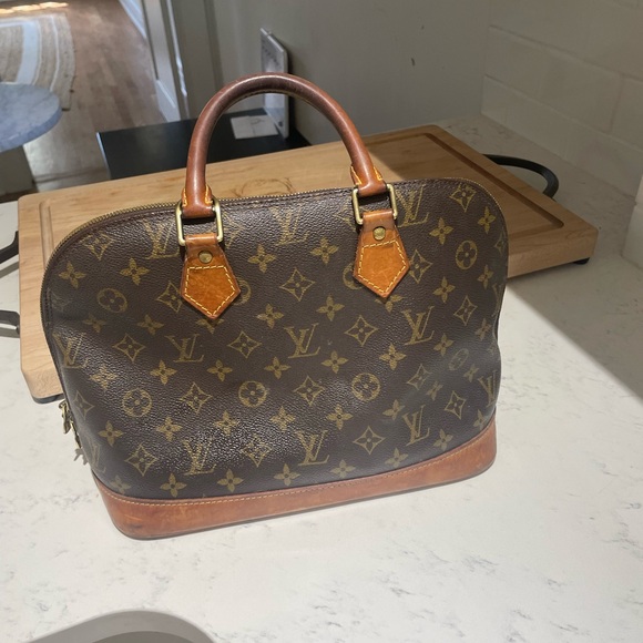 Louis Vuitton hand bag - USED - Picture 1 of 8